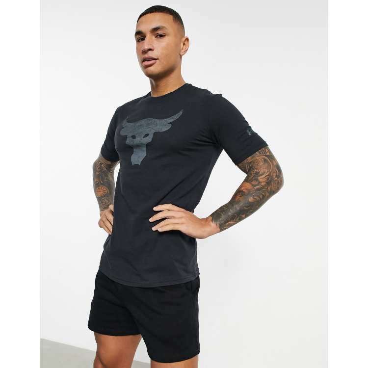 director escucha Confidencial Camiseta negra con estampado de toro de Under Armour Training x Project Rock  | ASOS