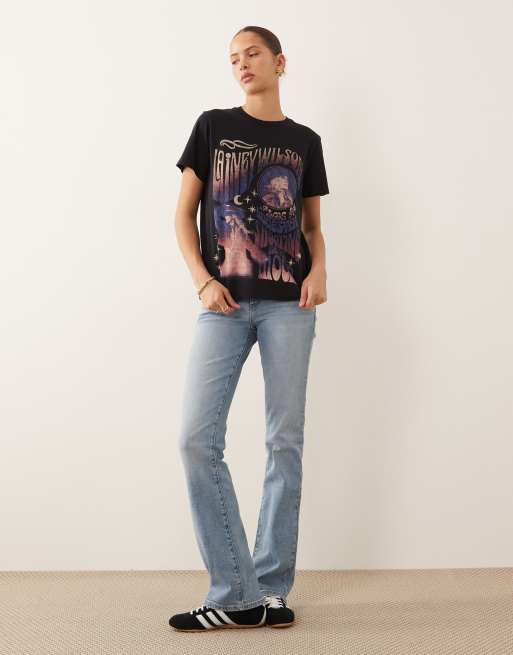 Camiseta negra con estampado delantero de banda de Wrangler x Lainey Wilson, 2 de 4