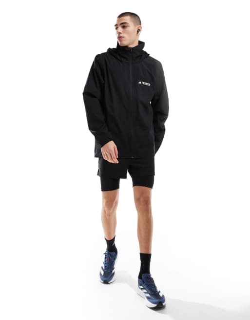Camiseta negra con estampado en el pecho Terrex de adidas Outdoor, 2 de 4
