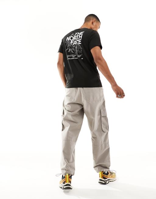 Camiseta negra con estampado en la espalda Mountain Outline de The North Face, 4 de 4