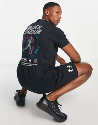 Camiseta negra con estampado en espalda Run de Under Armour | ASOS