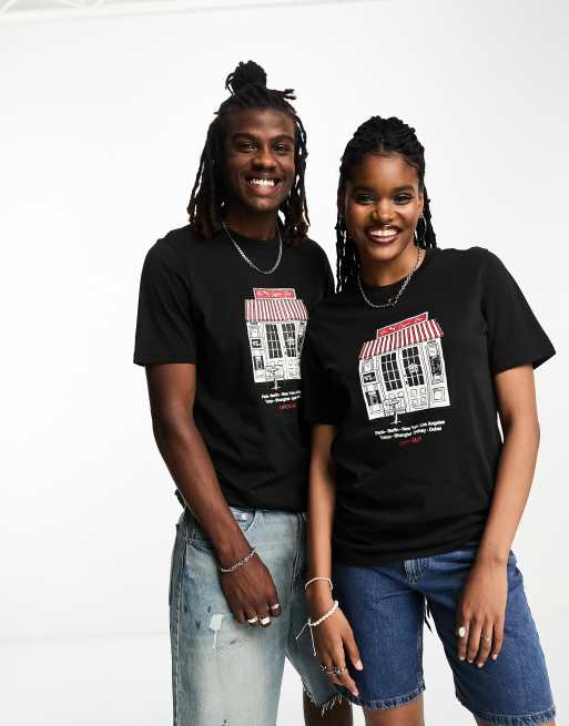 Camiseta negra con estampado gráfico de cafetería de PUMA