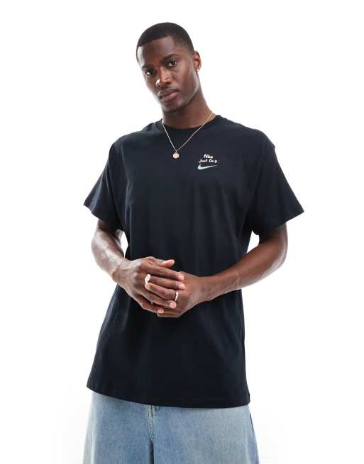 Camiseta negra con estampado gráfico en la espalda de Nike Club, 2 de 4