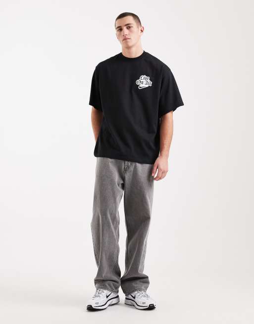 Camiseta negra con estampado gráfico en la espalda Solo Swoosh de Nike, 2 de 5