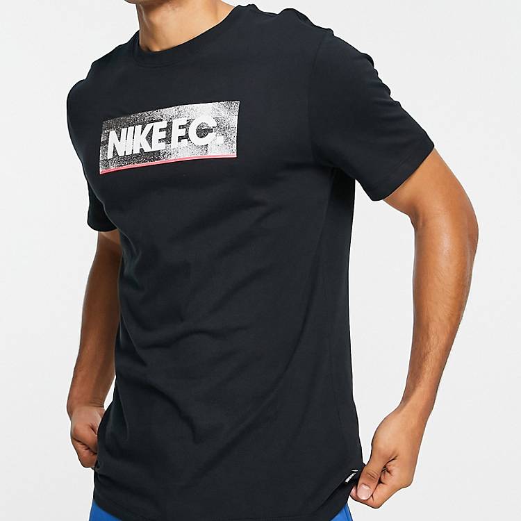 Camiseta negra con estampado "NIKE F.C." Football | ASOS