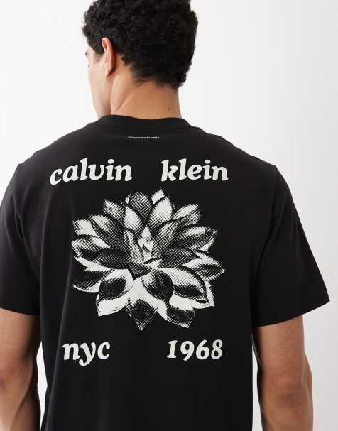 Camiseta negra con gráfico de sello de Calvin Klein Jeans - view 1