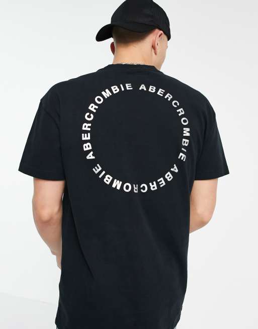 Camiseta negra con logo circular estampado en la espalda de Abercrombie Fitch