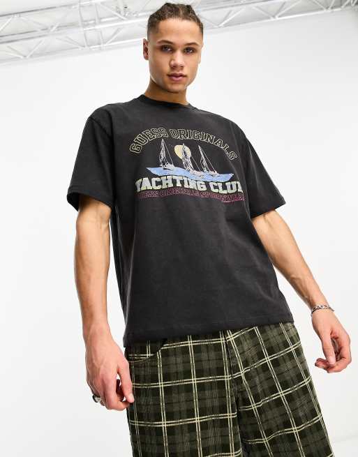Camiseta negra con logo con motivo de yate de GUESS Originals