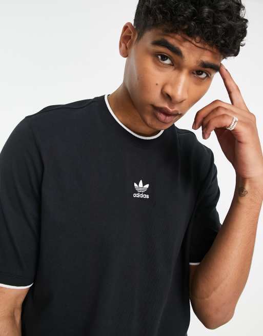 Camiseta negra con logo en el centro Rekive adidas Originals ASOS