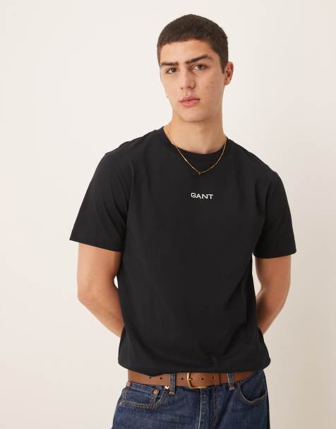Camiseta negra con logo en la parte central del pecho de GANT - view 1