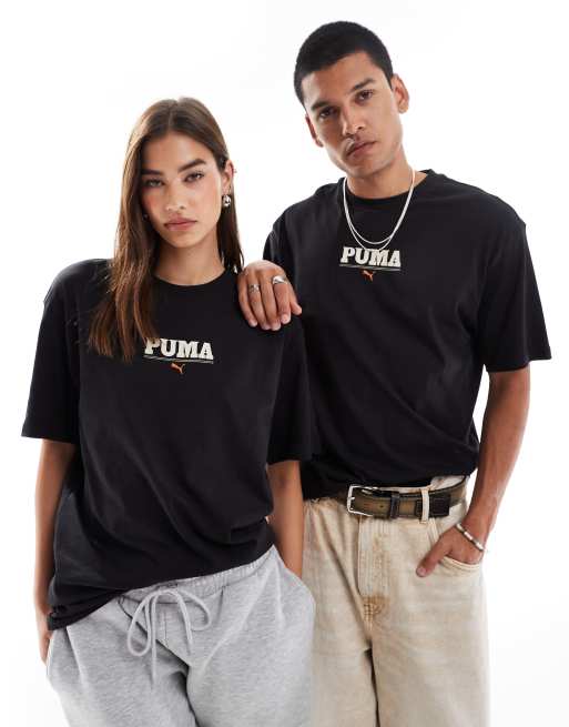 Camiseta negra con logo en la parte central del pecho de PUMA
