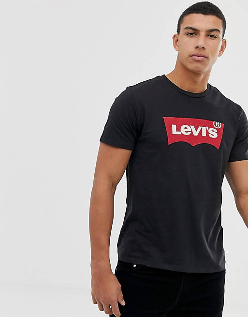 Camiseta negra con logo estilo ala de murciélago de Levi's
