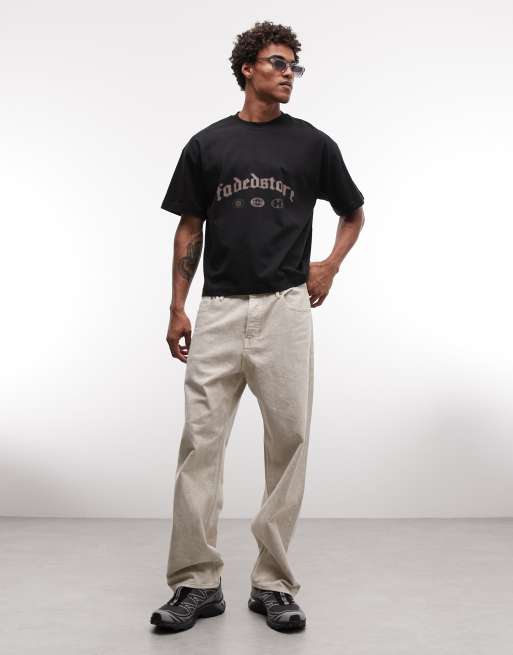 Camiseta negra con logo gótico estampado en la espalda de Faded Store, 2 de 5