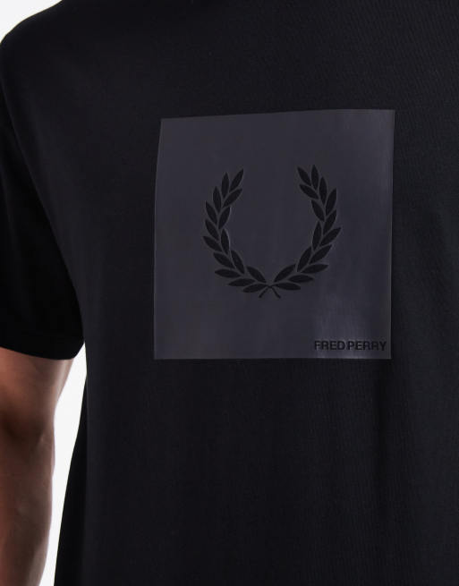 Camiseta negra con logo gráfico cuadrado de Fred Perry, 5 de 5