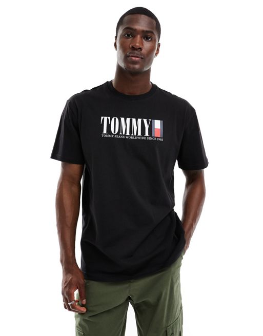 Camiseta negra con logo grande de Tommy Jeans