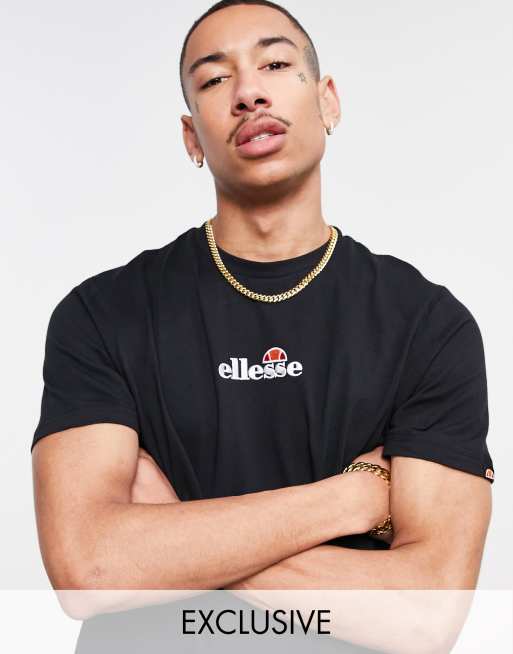 Camiseta negra con logo pequeño en el centro exclusiva en ASOS de ellesse