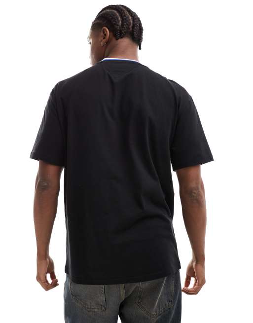 Camiseta negra con ribetes y logo lineal de Tommy Jeans, 4 de 4