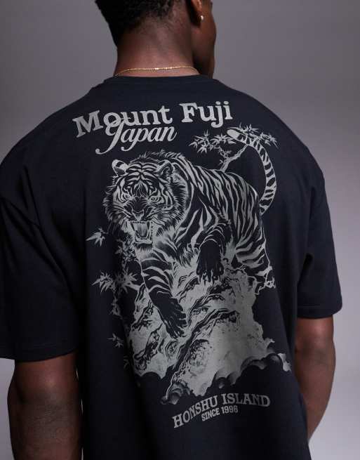Camiseta negra de corte cuadrado extragrande con estampado gráfico de dragón de ASOS DESIGN, 3 de 4
