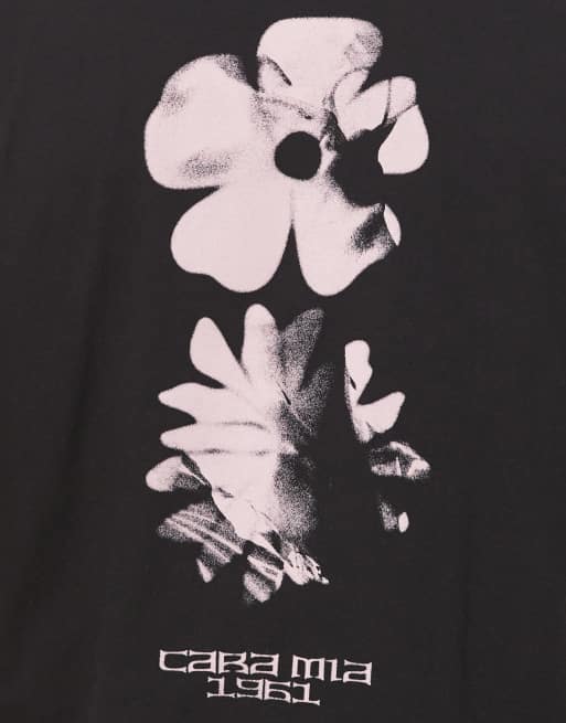 Camiseta negra de corte cuadrado extragrande con estampado gráfico floral de ASOS DESIGN, 5 de 5