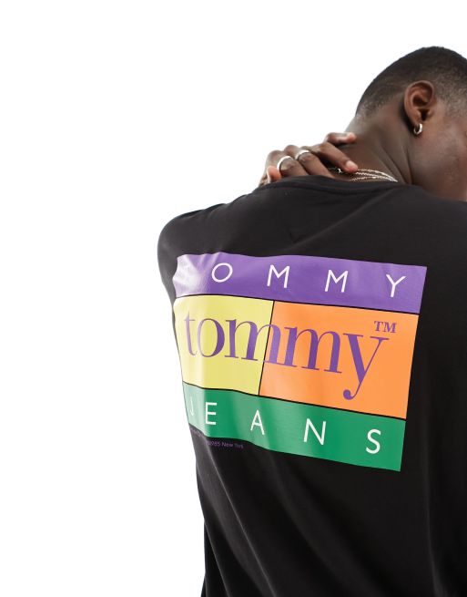 Camiseta negra de corte estándar con bandera veraniega de Tommy Jeans, 2 de 4