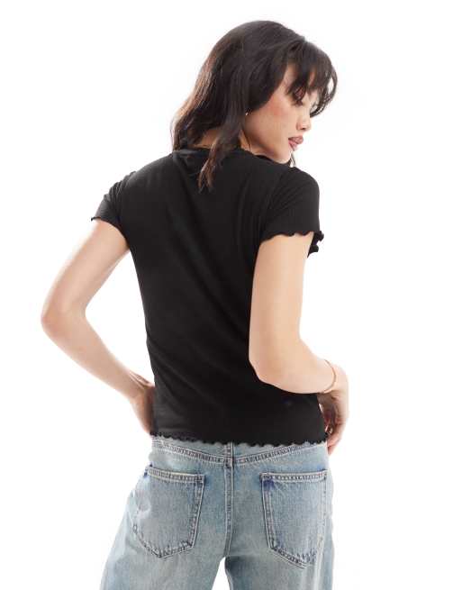 Camiseta negra de manga corta con bordes ondulados de Pieces, 2 de 4
