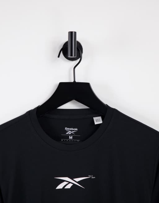 Camiseta reebok clearance negra