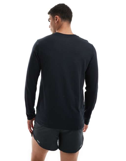 Camiseta negra de manga larga con logo Dri-FIT Trail de Nike Running, 2 de 4