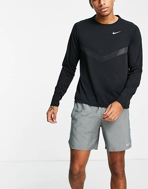 Hombre Tops | Camiseta negra de manga larga Run Division Rise 365 Flash de Nike Running - EJ85240