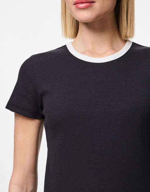 Camiseta negra de Pieces, 2 de 4