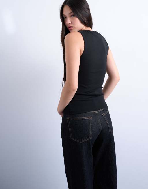 Camiseta negra de tirantes con botones de canalé de Topshop, 3 de 4