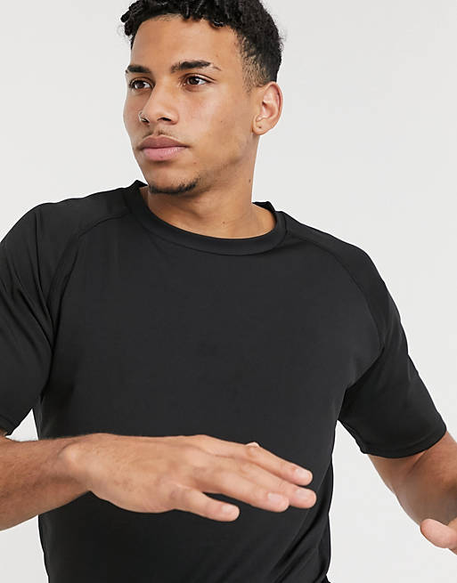 Camiseta negra deportiva de manga corta con aplicaciones de malla de South Beach