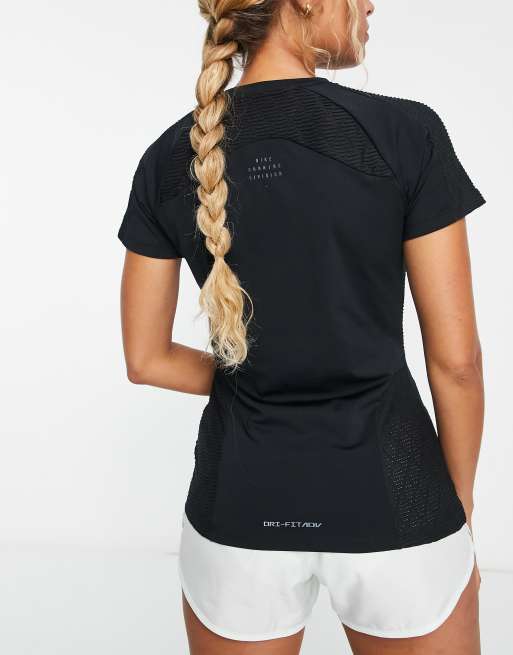 Camiseta negra Dri-FIT ADV Run Division de Nike Running, 4 de 4