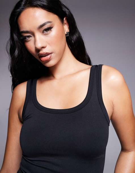 Camiseta negra entallada de tirantes con cuello ancho sin costuras de 4505 - view 1
