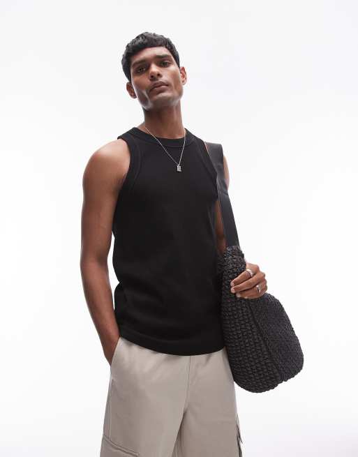 Camiseta negra entallada sin mangas con cuello alto de canalé de Topman