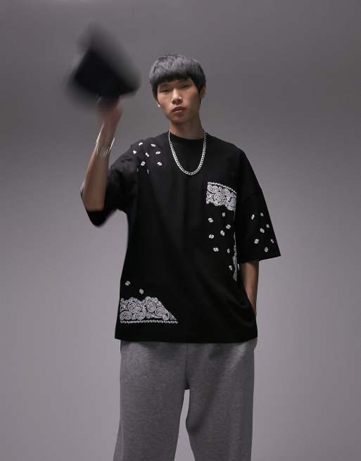 Camiseta negra extragrande con estampado de cachemir en el pecho y la espalda de Topman