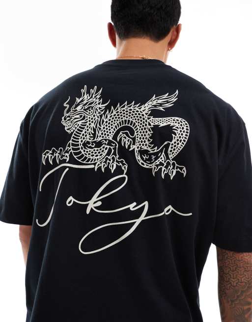 Camiseta negra extragrande con estampado de dragón y texto "Tokyo" en la espalda de ASOS DESIGN, 2 de 4