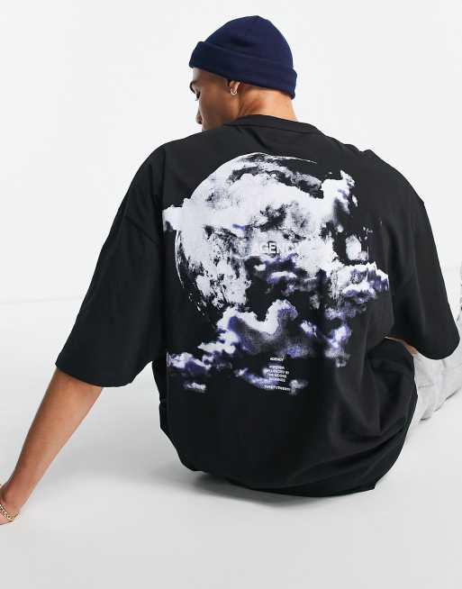 Camiseta negra extragrande con estampado de luna y nubes en la espalda de ASOS DESIGN