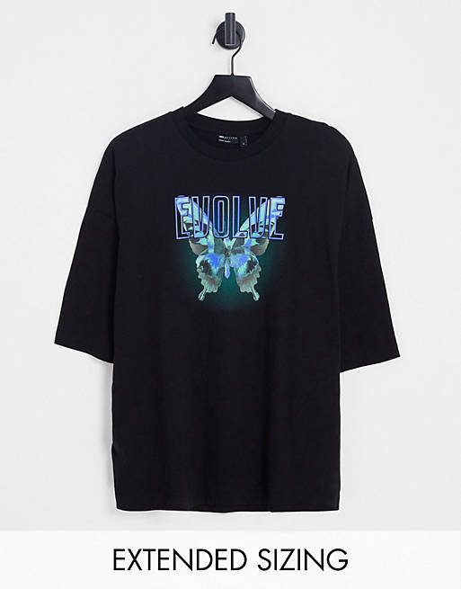 Hombre Other | Camiseta negra extragrande con estampado de mariposa en el pecho de ASOS DESIGN - EZ48106