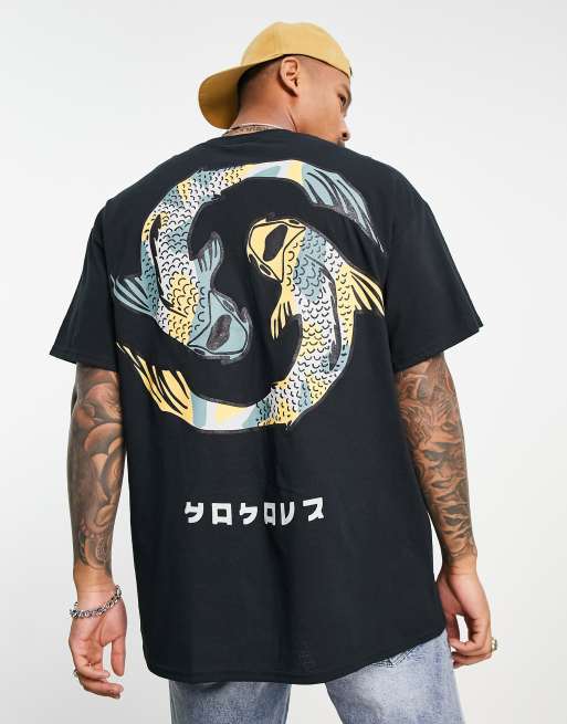 Camiseta negra extragrande con estampado de peces koi en la espalda de HNR LDN