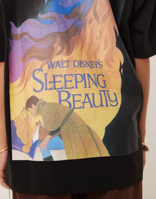 Camiseta negra extragrande con estampado de "Sleeping Beauty" de Disney de ASOS DESIGN, 4 de 4