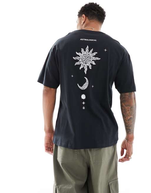 Camiseta negra extragrande con estampado de sol y luna en la espalda de Jack & Jones 