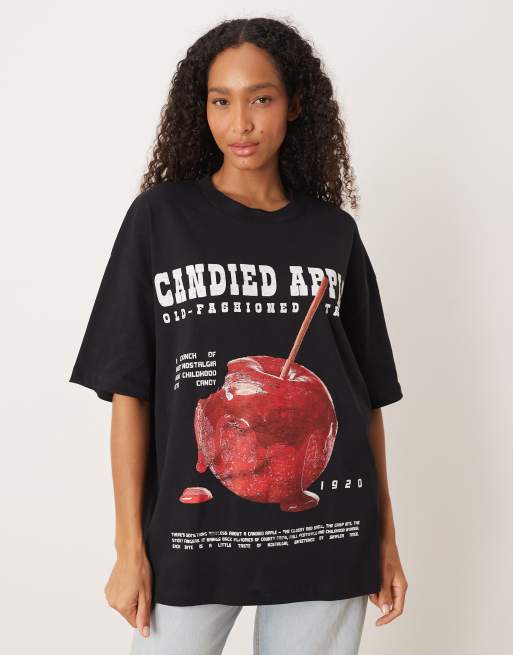 Camiseta negra extragrande con estampado gráfico de manzana de caramelo de ASOS DESIGN, 4 de 4