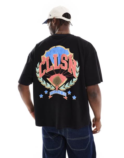 Camiseta negra extragrande con estampado gráfico del logo de COLLUSION - view 1