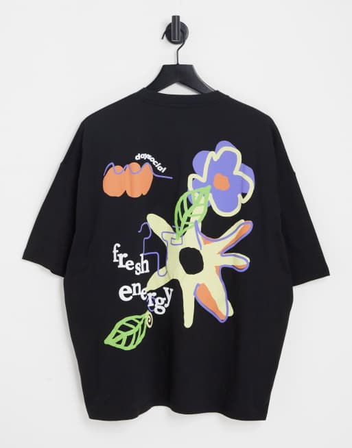 Camiseta negra extragrande con estampado gráfico en la espalda 