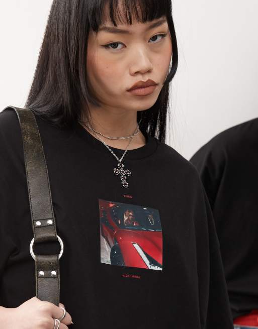 Camiseta negra extragrande con estampado oficial fotográfico con licencia de Nicki Minaj de COLLUSION Unisex, 2 de 4