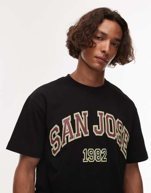 Camiseta negra extragrande con estampado 