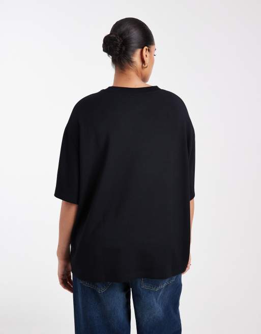 Camiseta negra extragrande de cupro suave de ASOS DESIGN Curve, 4 de 4