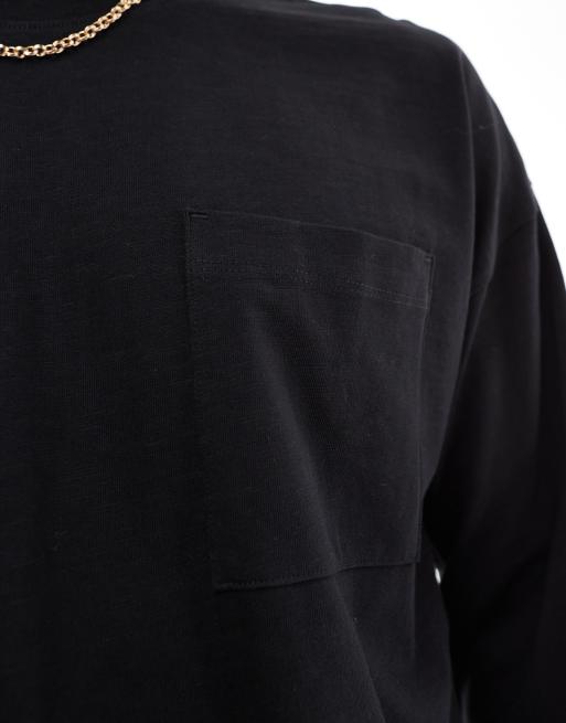 Camiseta negra extragrande de manga larga con bolsillo de New Look, 3 de 4