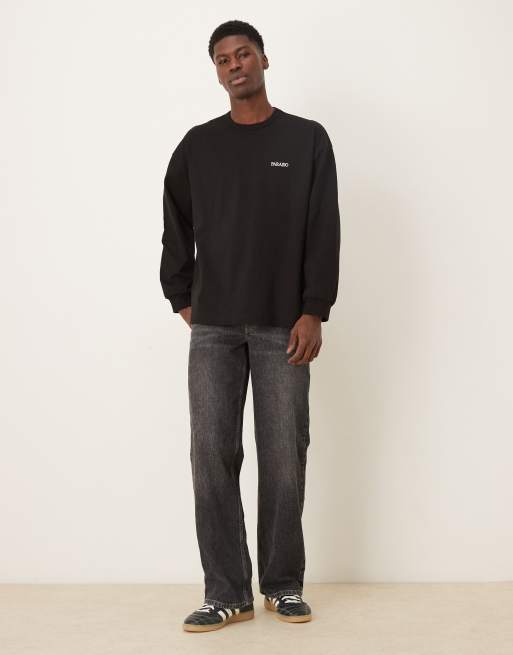 Camiseta negra extragrande de manga larga con bordado en el pecho de ASOS DESIGN, 2 de 5