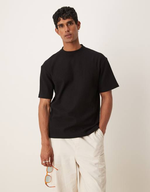 Camiseta negra extragrande de tejido gofrado de Selected Homme